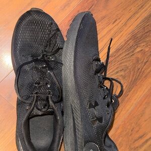Under Armour Men's Black Athletic Shoes